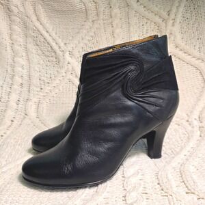 Sofft Ankle Boots Black Leather Suede Ruched Swirl Heeled Booties Womens‎ 9M